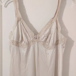 Vintage lace trim white ivory cream slip